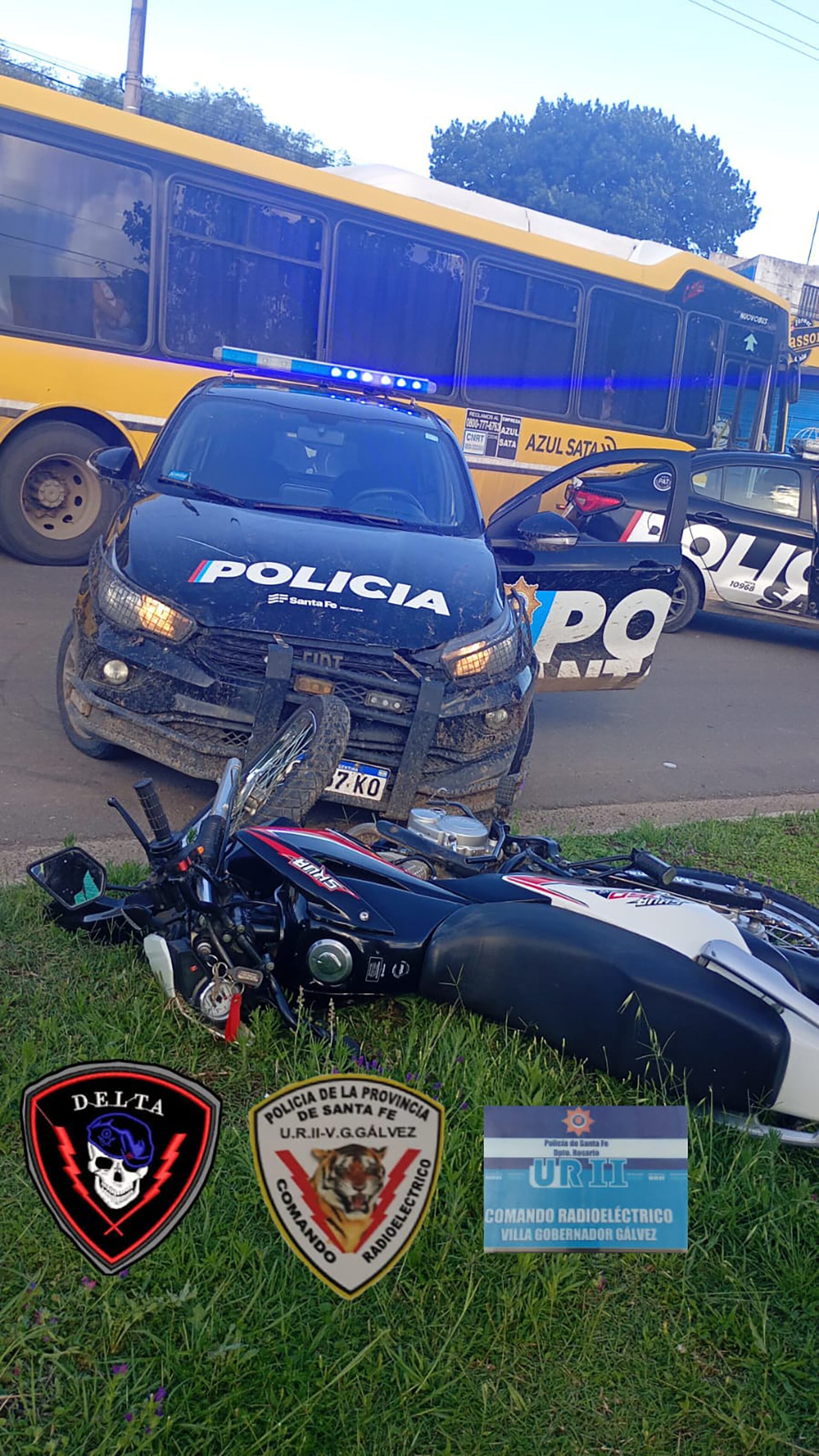 Las fuerzas también secuestraron su moto.