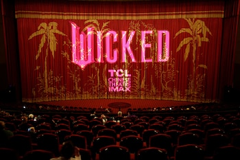 En la película, Elphaba se