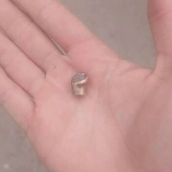 Uno de los plomos encontrados en el barrio