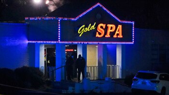 Tres ataques a salones de