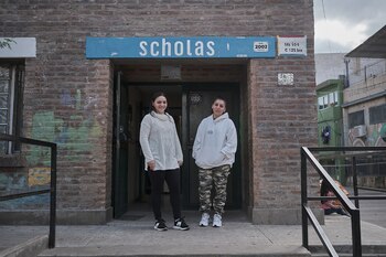 Juntas, en busca de un