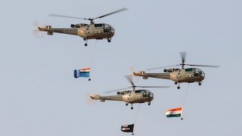 Helicópteros HAL Chetak de la Fuerza Aérea, la versión india del clásico Alouette III francés, fabricados bajo licencia por Hindustan Aeronautics Limited. (Foto: Archivo DEF)