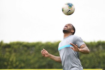 El delantero no juega desde