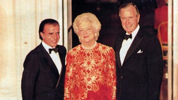 Menem junto al matrimonio Bush,