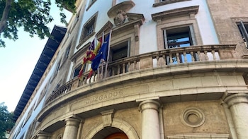 Un juez abandona el juzgado