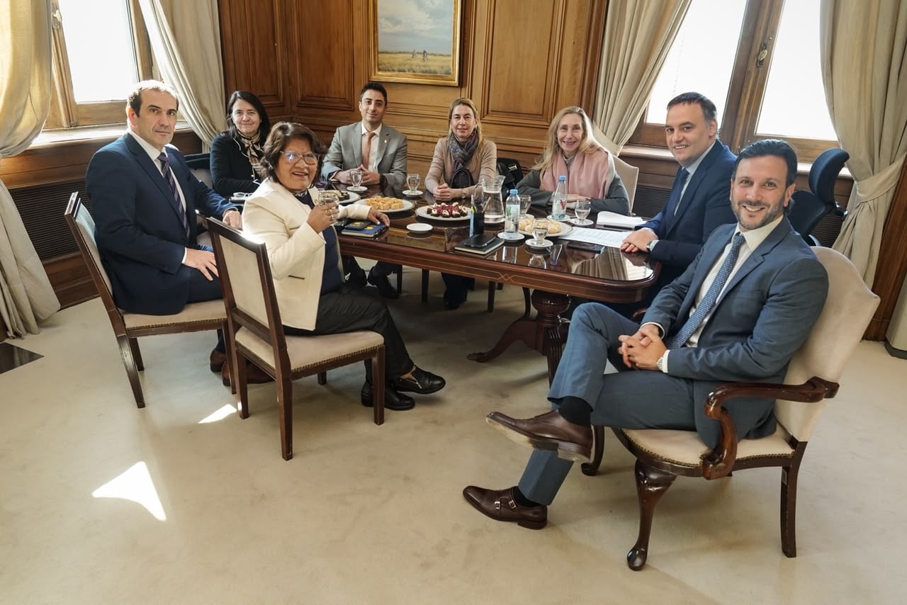 Reunión de Senadores con Manuel Adorni en Casa Rosada
