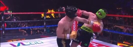 Nicola Porcella pierde por nocaut en su debut en el boxeo de celebridades. Captura: TikTok @zugeyfranco.