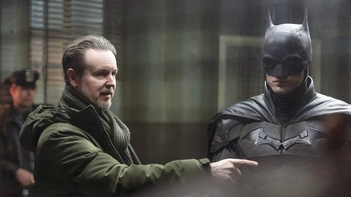 Matt Reeves junto a Robert Pattinson (Batman) en el set de