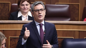 Bolaños acusa a Ayuso de insultar a Sánchez y a pueblos enteros por llamar "narcoestados" a los reunidos en Barcelona