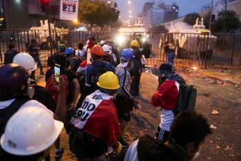 La turba de gente intentó