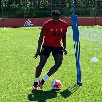 Pogba ya tocó el balón