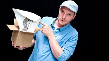 Laurent Piron junto a una