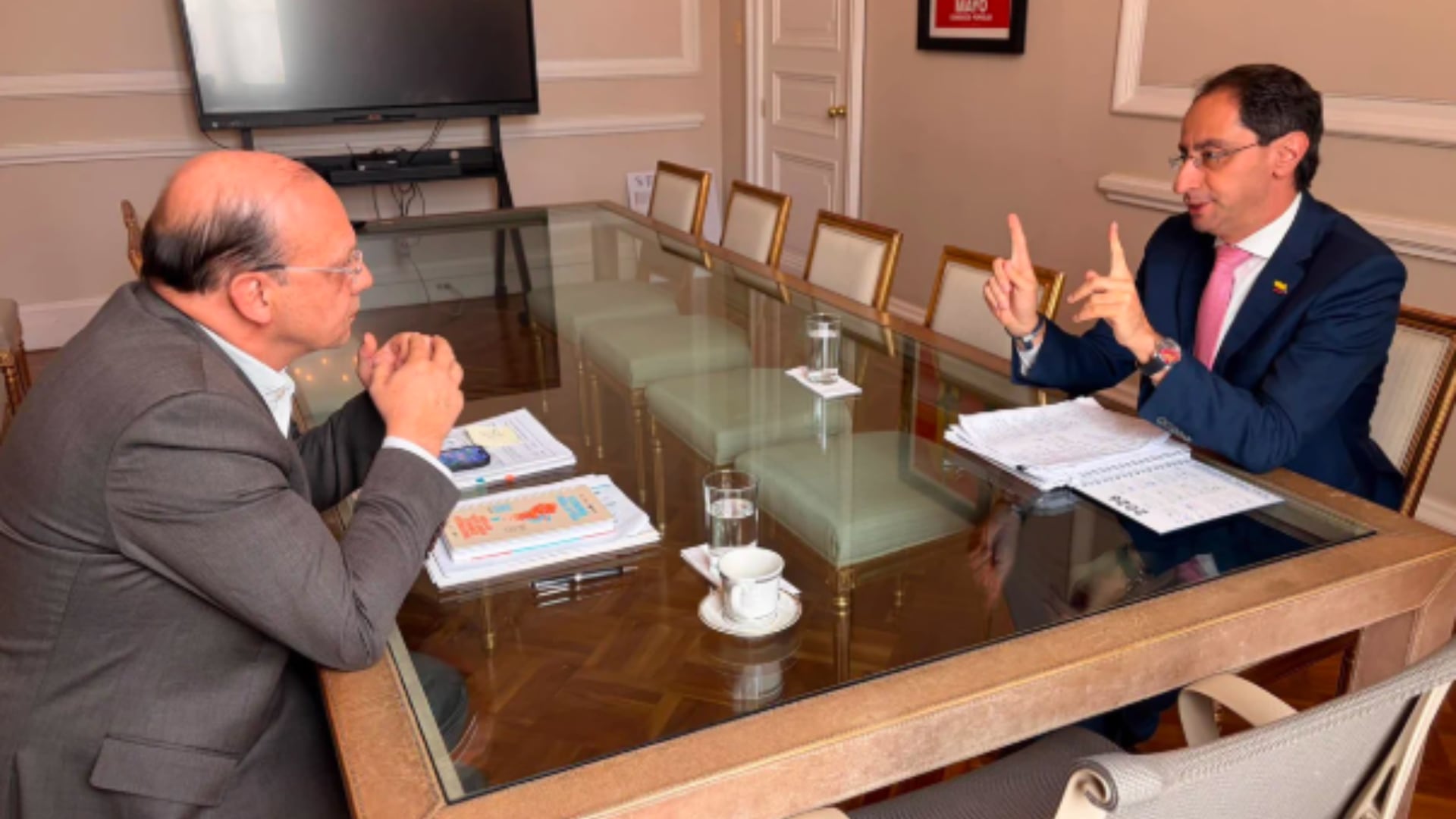 Reunión de coordinación del empalme anticorrupción del Presidente Electo Abelardo De La Espriella con el director del empalme del Gobierno saliente, el ministro de Hacienda, Germán Ávila - crédito @jrestrp/X
