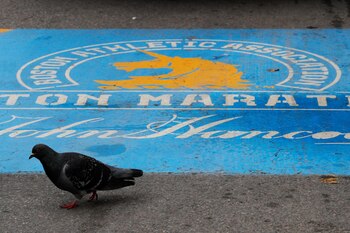 La línea de llegada de la maratón de Boston, cuya edición de 2020 fue cancelada por la pandemia. Foto: REUTERS/Brian Snyder