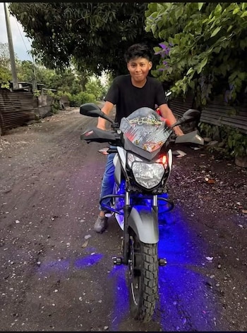 La víctima mortal fue identificada como Héctor David Mendoza y sus restos son velados en la aldea Nahualate de Chicacao.