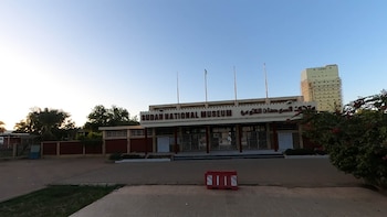 Algunas imágenes satelitales muestran camiones