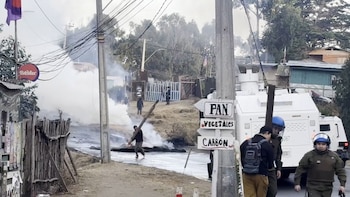 Dos carabineros heridos a bala