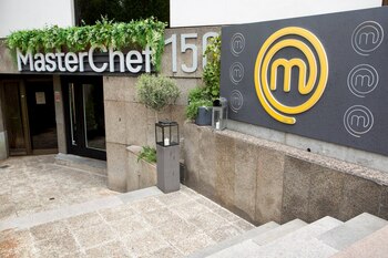 Entrada del restaurante MasterChef (Facebook)
