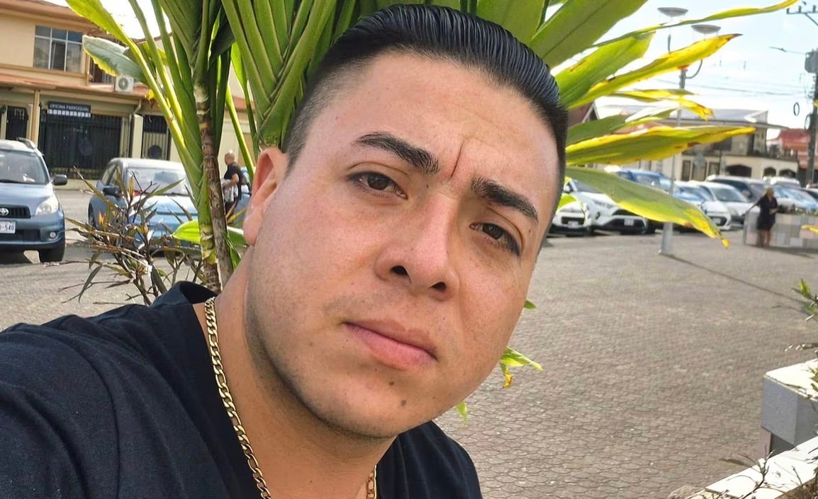 Carlos Andrés Tencio Romero, de 24 años, murió tras ser atacado con un arma blanca mientras se desplazaba en bicicleta por una calle de Tobosi de El Guarco. Crédito: Redes sociales