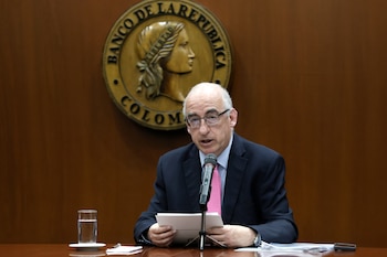 La Junta Directiva del Banco de la República incrementó la tasa de interés al 12,25% tras una votación fragmentada entre sus miembros - crédito Carlos Ortega/EFE