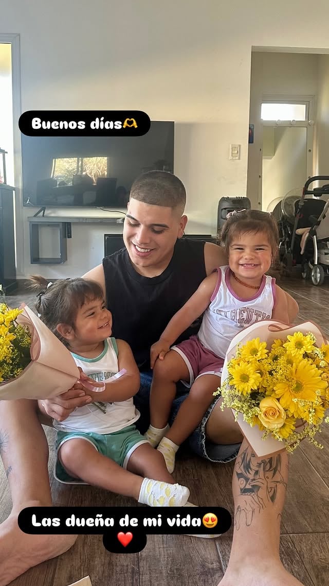 En las redes sociales hicieron notar que Thiago Medina es un padre muy presente