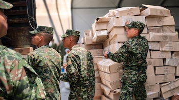 El Ejército Nacional movilizó 12 toneladas de ayuda humanitaria y coordinó su distribución hacia Cali, Pereira, Manizales y el Chocó tras la emergencia por el terremoto - crédito prensa Ejército Nacional