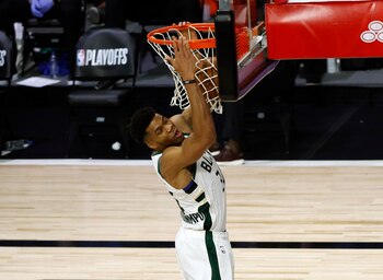 En la imagen, el ala-pívot