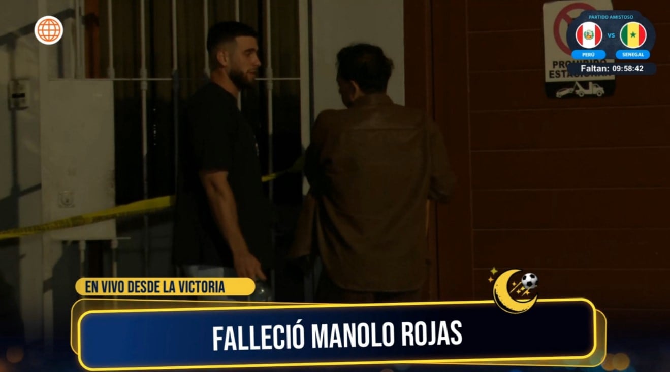 Amigos despiden a Manolo Rojas: Hernán Vidaurre llega consternado a su vivienda. Captura: América Televisión.