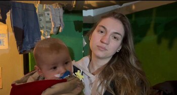 Una joven madre y su