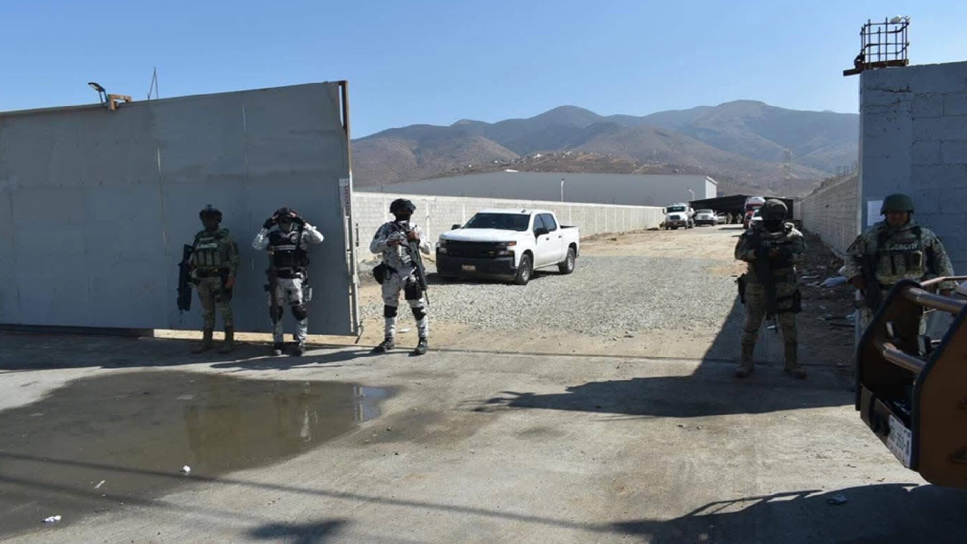 Incautan predio donde había 60 mil litros de combustible robado en Tecate, Baja California | Facebook / Mexicali Al Límite