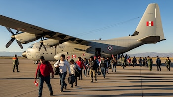 Fuerza Aérea del Perú realizará vuelo humanitario para repatriar a 52 peruanos varados en Bolivia