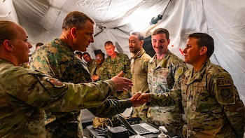 Estados Unidos defendió la gestión de la ayuda humanitaria y la presencia militar en Venezuela tras los terremotos