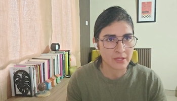 Ana Rita Argüello Miranda, investigadora de la UNED, señaló que el financiamiento ilícito podría permitir a organizaciones criminales influir en decisiones gubernamentales. Crédito: UNED