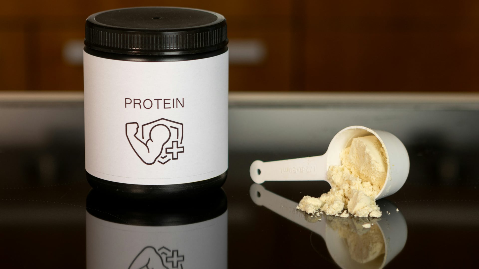 La proteína de suero en polvo resulta ideal para vegetarianos que buscan cubrir sus necesidades, con hasta 24 gramos de proteína por porción (Unsplash)
