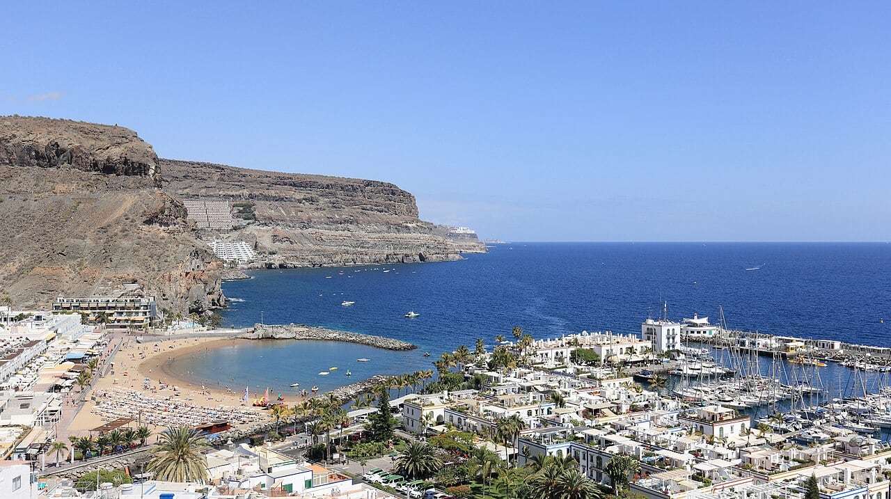 Puerto de Mogán, en la isla de Gran Canaria. (Martin Falbisoner/Wikimedia Commons)