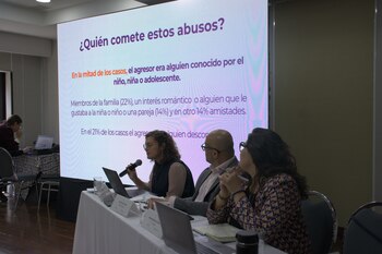 Los adolescentes que son víctimas de violencia sexual en entornos digitales suele recibir imágenes sexuales no solicitadas o ser presionados para enviar contenido sexual - crédito Prensa/Suministrada a Infobae Colombia