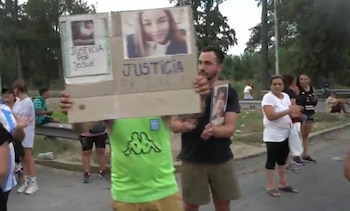 Vecinos con la foto de