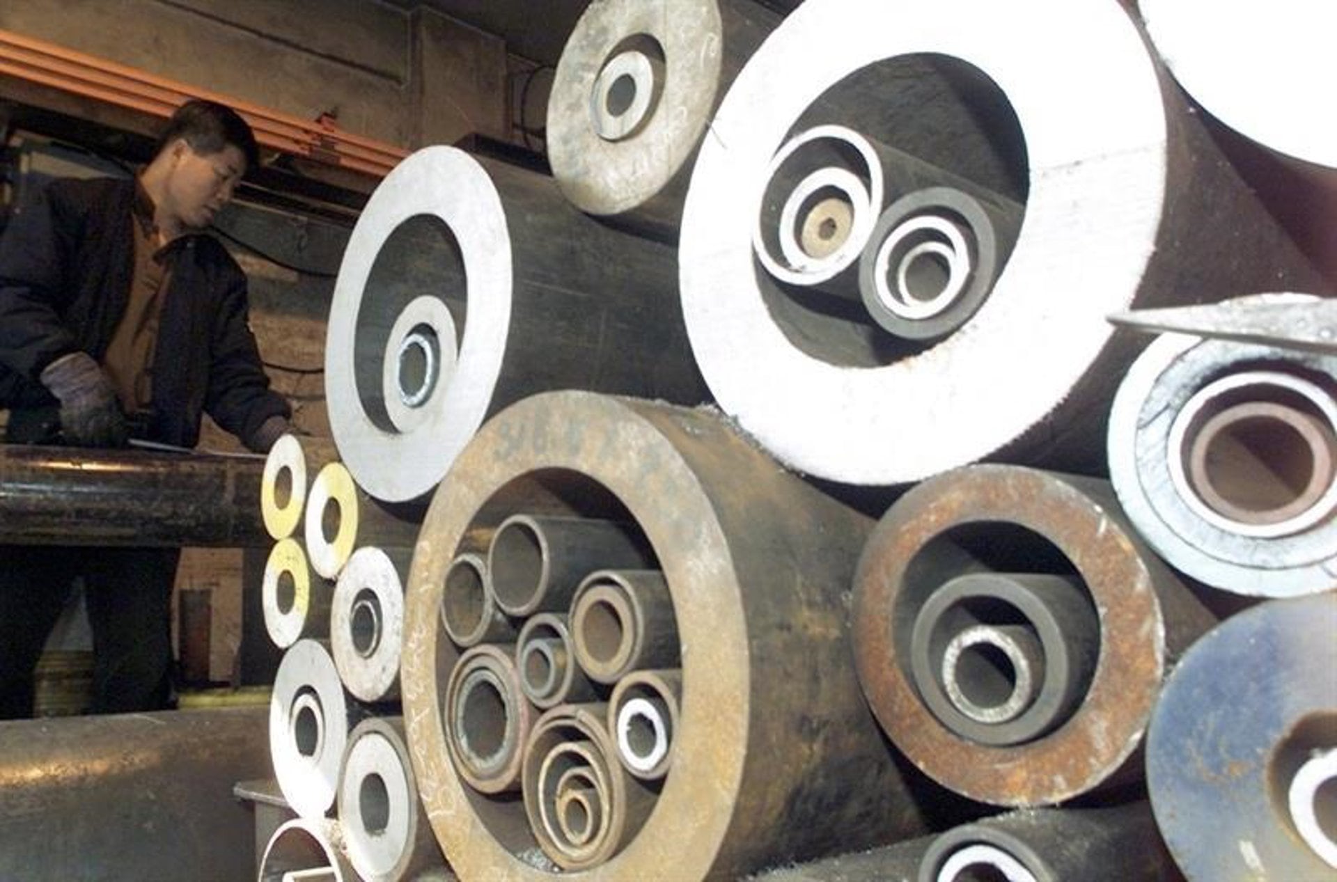 La licitación para proveer los tubos del gasoducto hacia la costa rionegrina desató la disputa entre Techint y el oficialismo por precios y competencia internacional