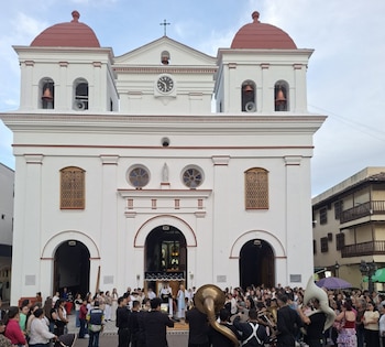La renovación del templo de El Santuario dañó el piso de cerámica de 1909 de la iglesia Nuestra Señora del Rosario de Chiquinquirá - crédito Parroquia Nuestra Señora de Chiquinquirá - El Santuario/Facebook