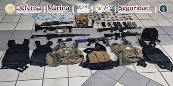 Armas y objetos asegurados tras