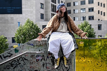 La cantante convirtió su estilo en una declaración de autonomía personal y refugio ante las críticas sobre su físico en la industria musical (Britta Pedersen/dpa vía AP)