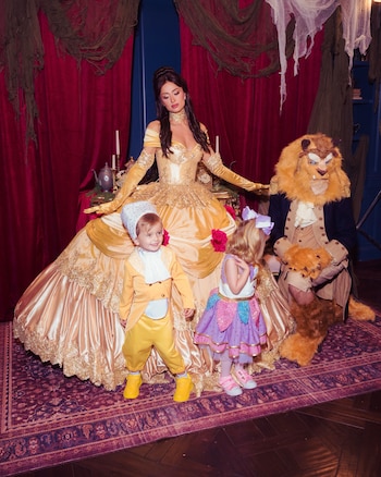 Paris Hilton responde a quienes la llaman narcisista por su disfraz de Halloween