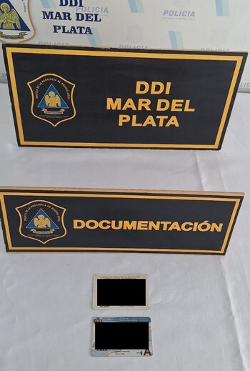 Las dos cédulas de identidad