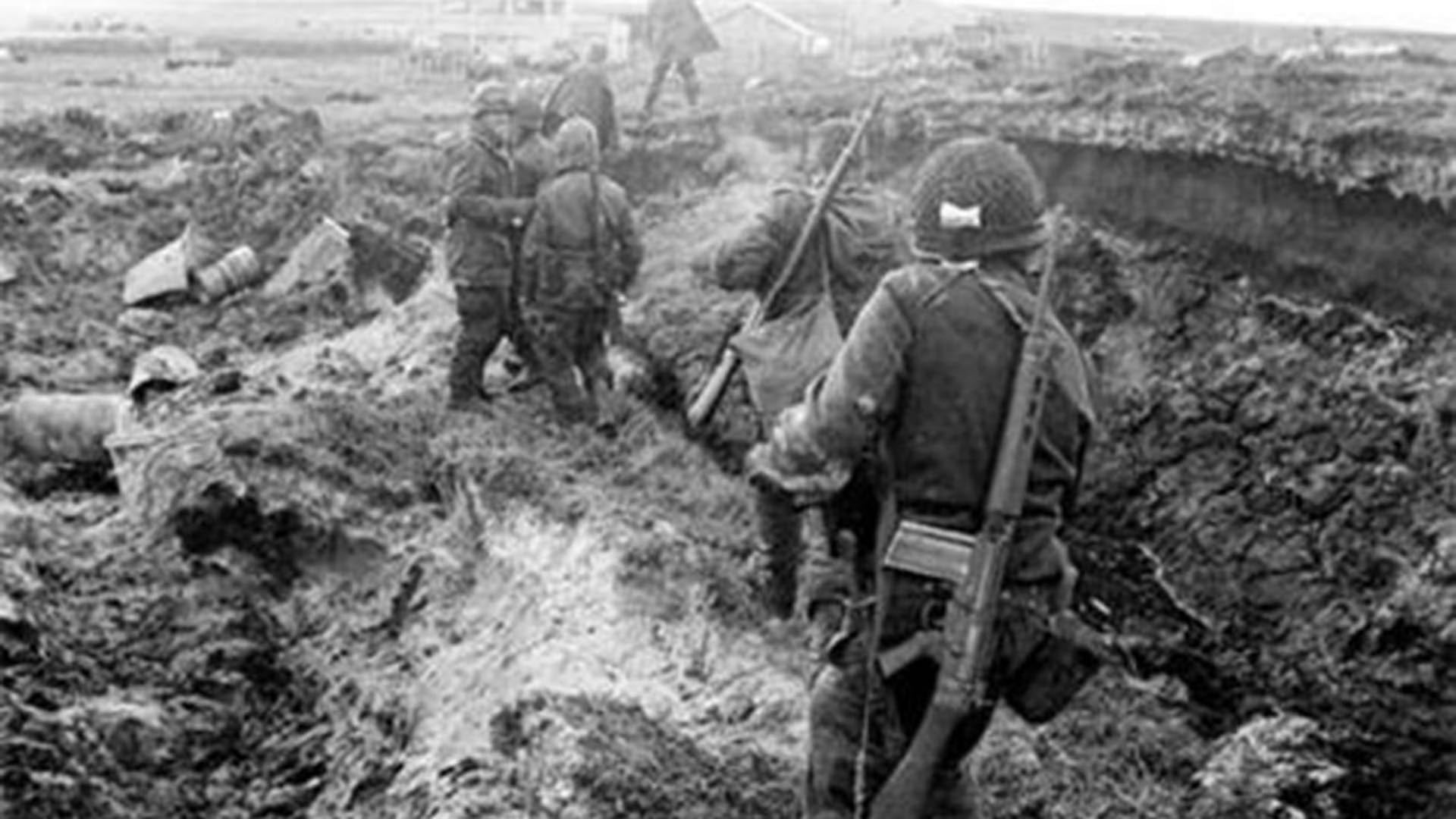 La batalla en Pradera del Ganso, en donde el ejército argentino hizo uso del FAL, durante la Guerra de Malvinas