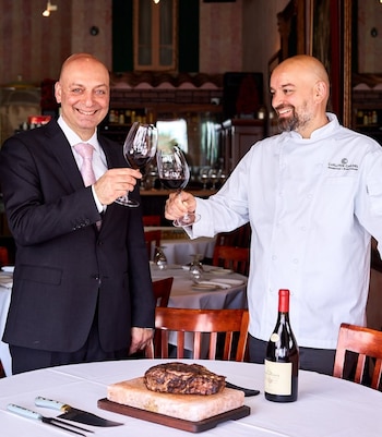 Carlitos Gardel mantiene sin cambios