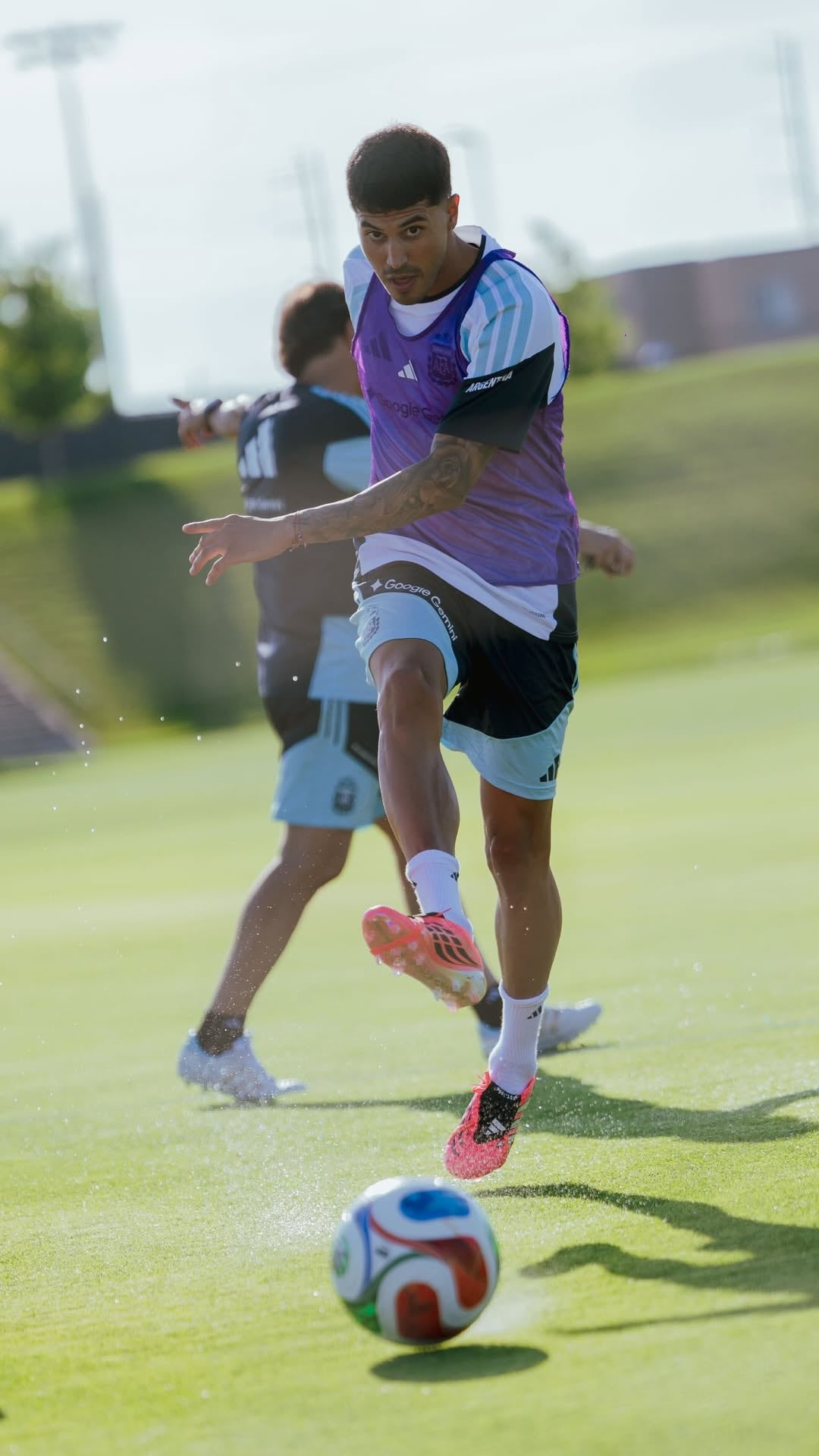 Exequiel Palacios durante el entrenamiento de la selección argentina en Kansas, previo al Mundial 2026 (Instagram)