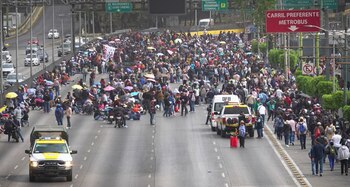 Maestros de CNTE Oaxaca bloquean