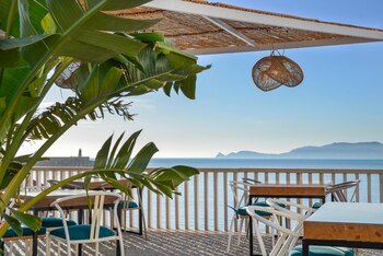 Terraza de Cala Bandida, en