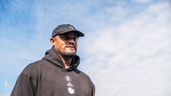 Vincent Kompany se encuentra "estable", pero estará unas semanas de baja tras desmayarse en un entrenamiento