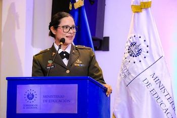 15 de septiembre, Desfile de la Independencia, El Salvador, Karla Trigueros